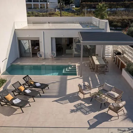 Amphimatrion Luxury Apartment