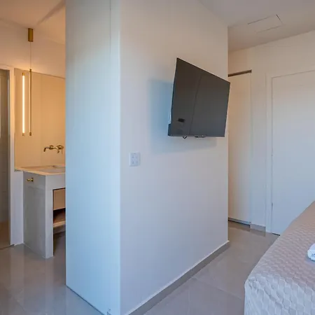 Amphimatrion Luxury