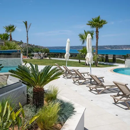 Amphimatrion Luxury *