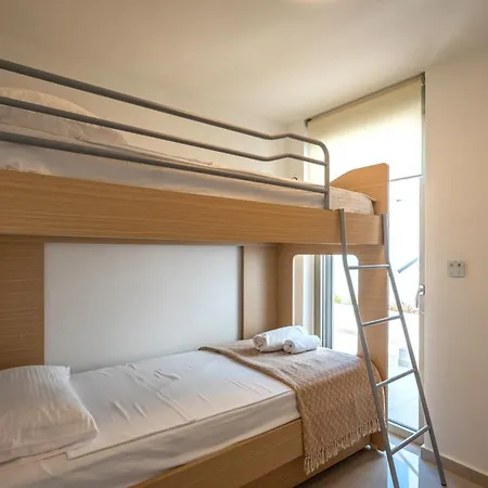 Apartment Amphimatrion Luxury *