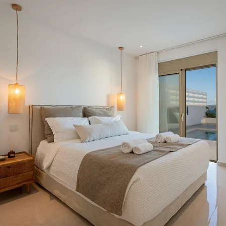 Amphimatrion Luxury Apartment *