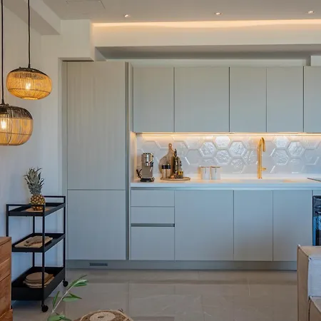 Amphimatrion Luxury