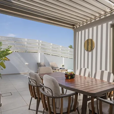 Amphimatrion Luxury