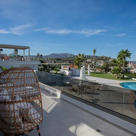 Amphimatrion Luxury *